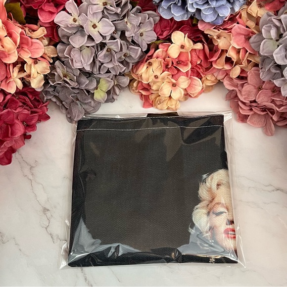 Eco-Friendly Glamorous Marilyn Monroe Folding Tote Bag - Picture 12 of 15